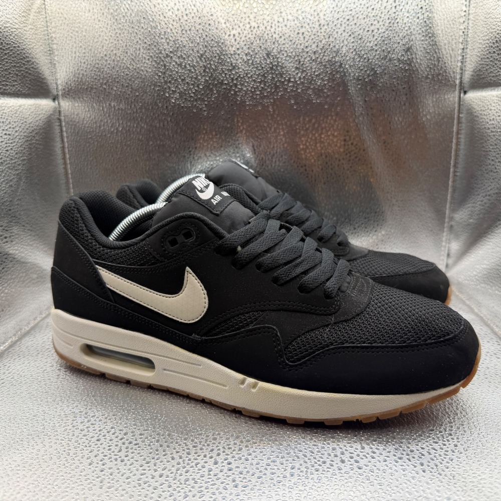 Size 10 Nike Air Max 1 Essential Mens Black Excellent 537383-026 Gum Sole